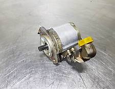 O & K L20I-Haldex W15A1-33-R-5-K-06-N-N-Gearpump